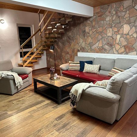 Villa Haskova With 3 Bedrooms Banska Bystrica Luaran gambar