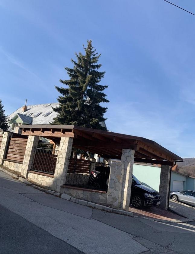 Villa Haskova With 3 Bedrooms Banska Bystrica Luaran gambar