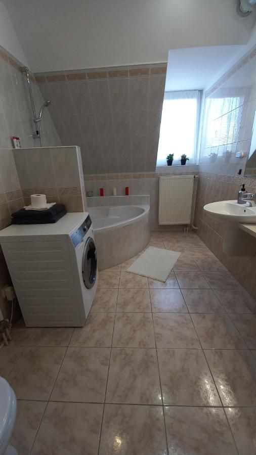 Villa Haskova With 3 Bedrooms Banska Bystrica Luaran gambar