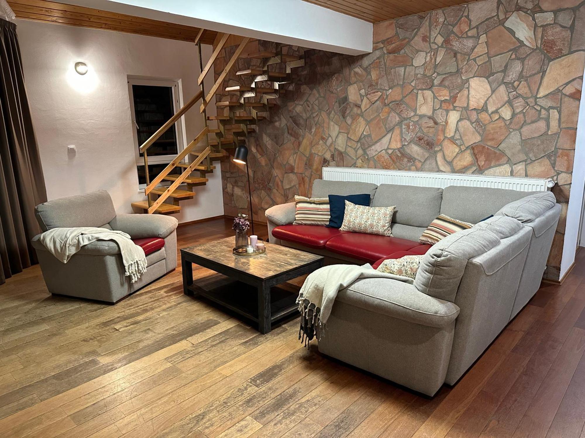 Villa Haskova With 3 Bedrooms Banska Bystrica Luaran gambar