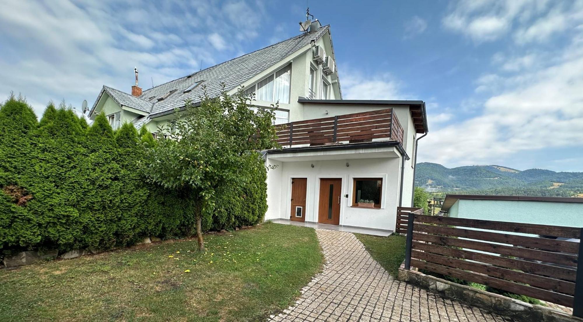 Villa Haskova With 3 Bedrooms Banska Bystrica Luaran gambar